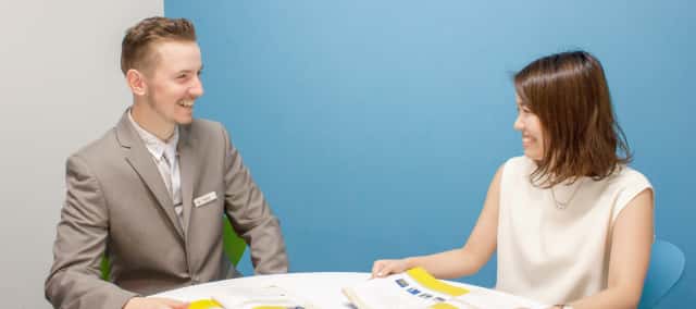 講師は全員外国人